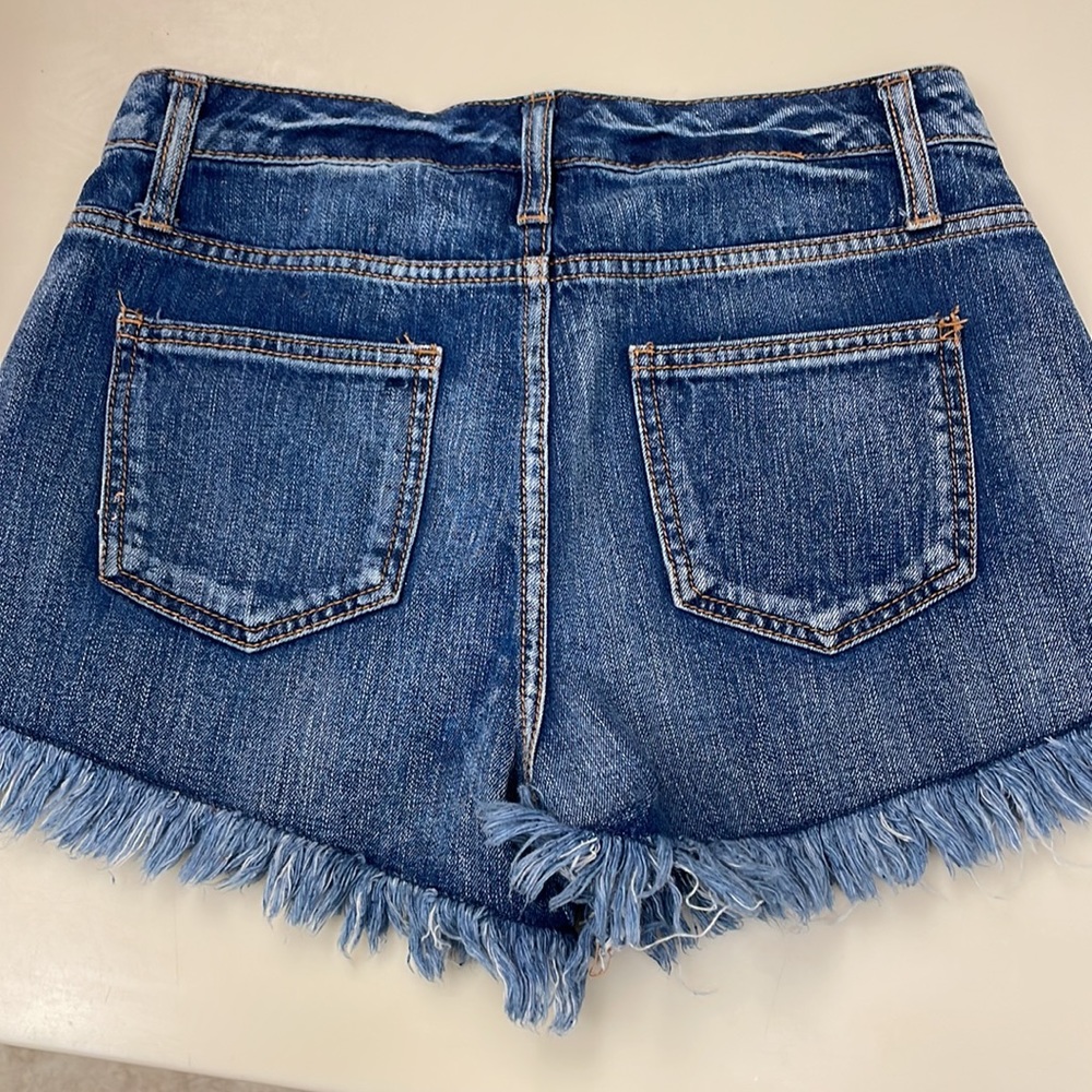 MOSSIMO HIGH RISE SHORT SHORT - Picture 2 of 7